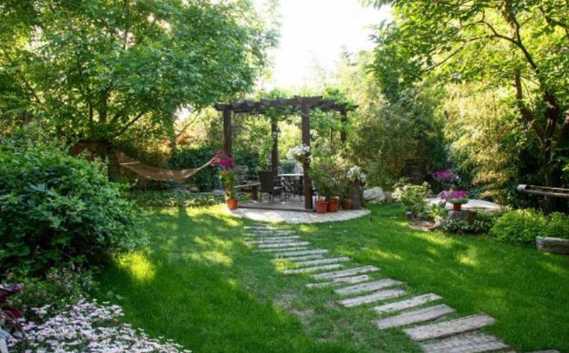 小區(qū)綠化景觀設(shè)計中常用的綠化植物有哪些？